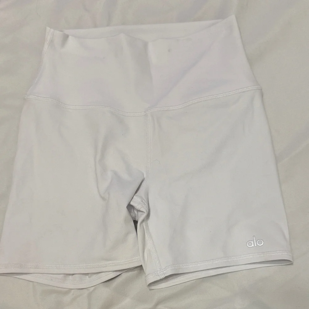ALO Yoga White High-Rise Bike Shorts with Subtle Logo
